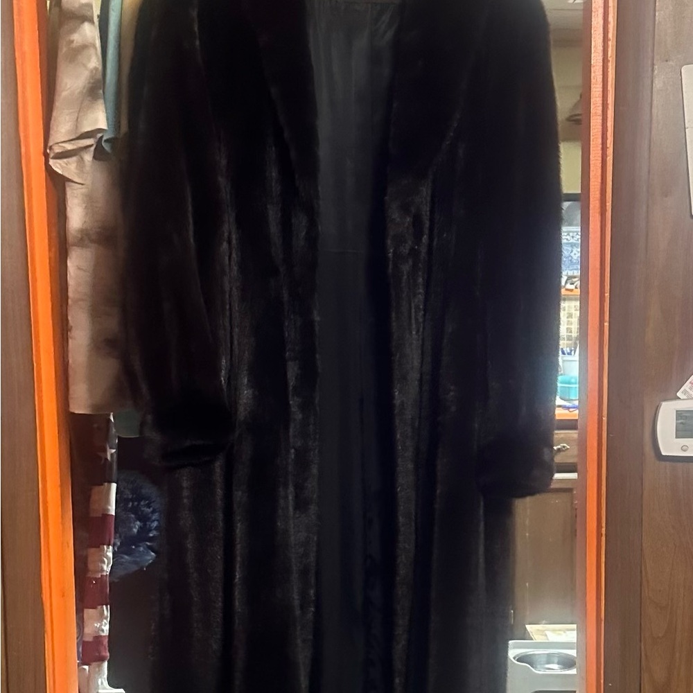 Genuine Full Length Mink Fur Coat - Picture 6 of 7